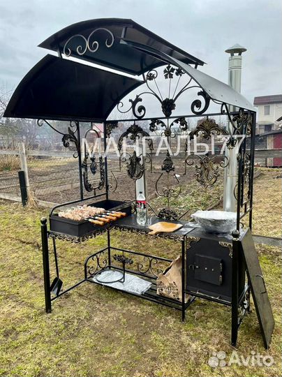 Мангал с крышей