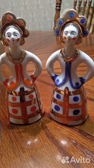 Статуэтка фарфоровая