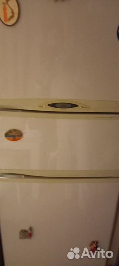 Продам холодильник