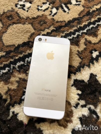 Телефон iPhone 5s