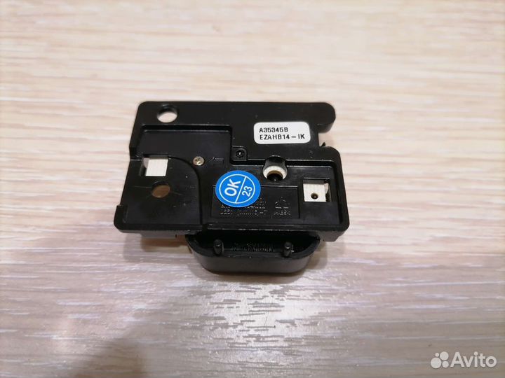 Кнопка включения A35345B ezahb14-IK