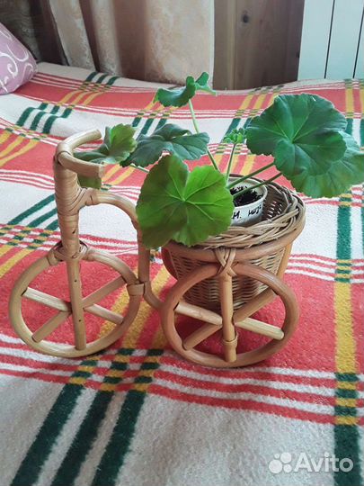 Подставка под цветы плетеная