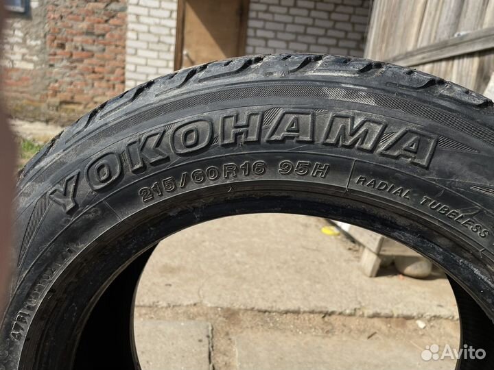Yokohama 104ZR 215/60 R16