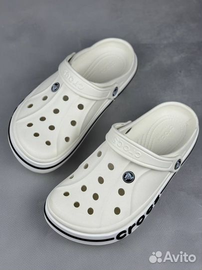 Шлепанцы Crocs белые мужские