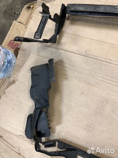 Кожух радиатора w211 комплект