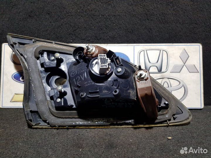 Фонарь крышки багажника правый Mazda 3 Bl хэтчбек