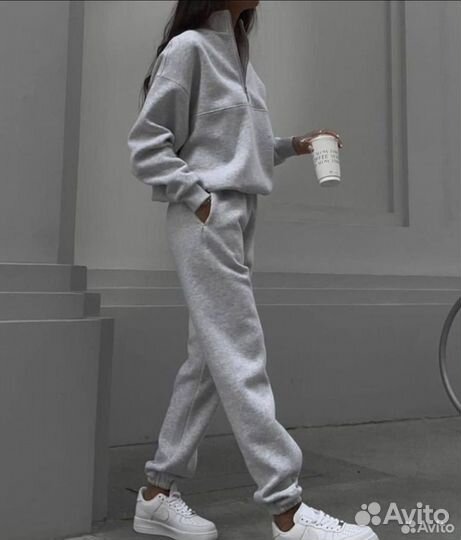 Спортивный костюм женский