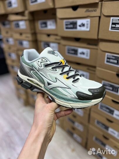 Мужские кроссовки mizuno