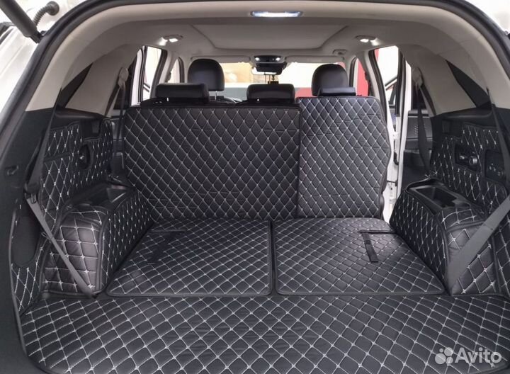 Автоковрики в багажник на Mitsubishi Chariot