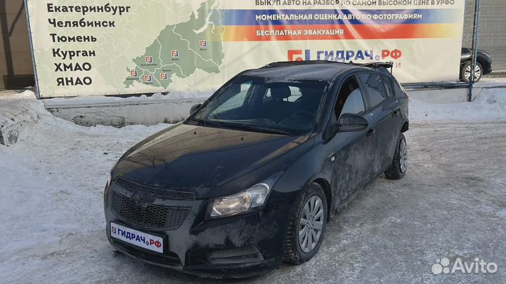 Обшивка стойки передней правой Chevrolet Cruze 954