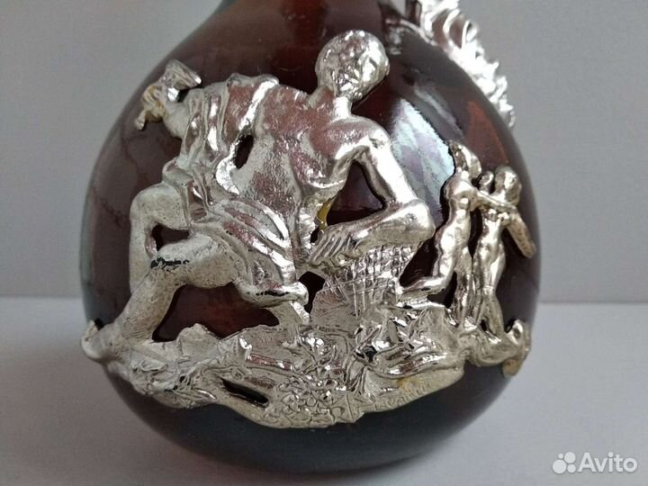 Декоративный кувшин