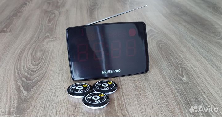 Кнопка вызова официанта и сигнальное табло вызова