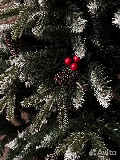 Елка искусственная литая с шишками