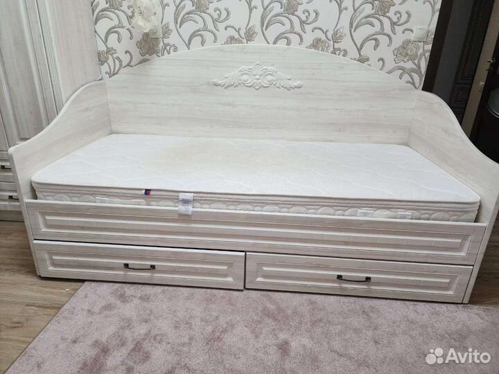 Кровать полуторка с матрасом бу