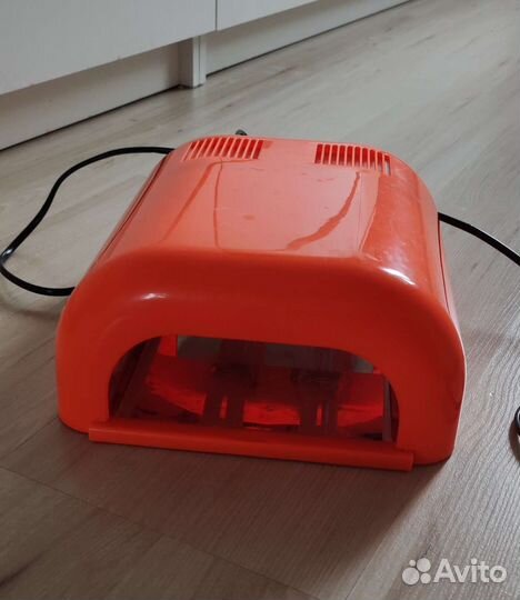 Лампа для ногтей уф