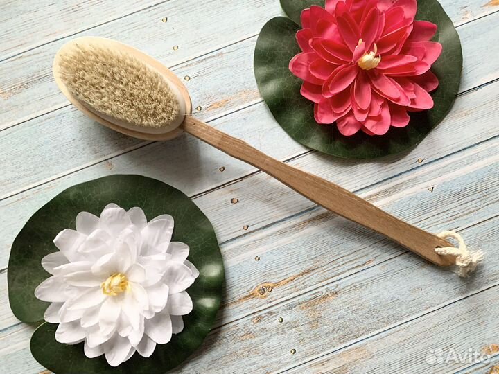 Новая массажная щетка