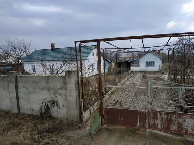 Красногвардейский нижнегорский. Крым пгт Нижнегорский Чехова. Митрофановка Нижнегорский район. Митрофановка (Крым). Крым Нижнегорский район село Митрофановка улица Ровенская 39.