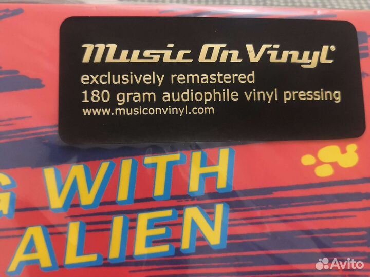 Винил Joe Satriani surfing with the alien