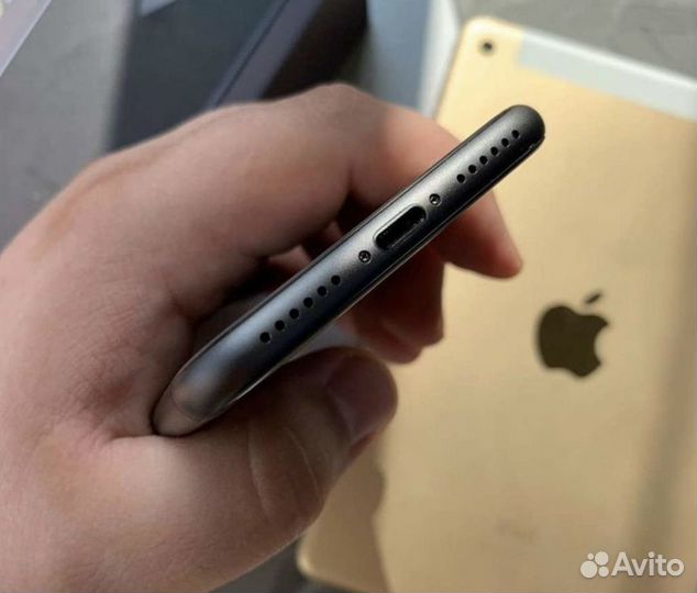 iPhone 8, 128 ГБ
