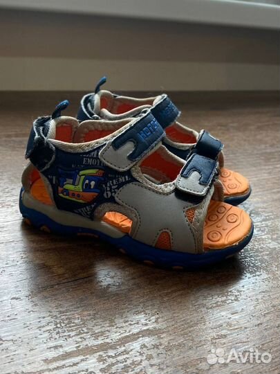 Детская обувь сандали