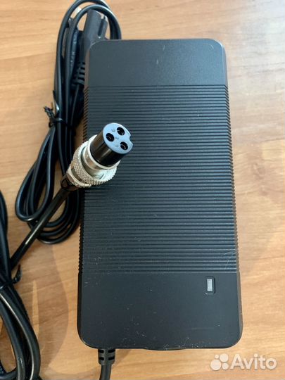 Зарядное устройство 52 вольт 3 Ампер