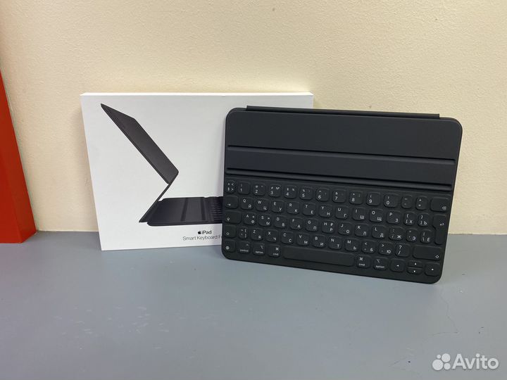 Чехол клавиатура iPad Smart Keyboard Folio (П23)