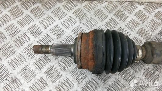 Привод передний левый toyota auris E150 (5LV26KS01