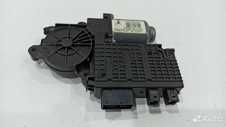 Моторчик переднего правого стеклоподъемника