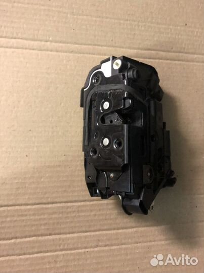 Замок задней левой двери VW Tiguan