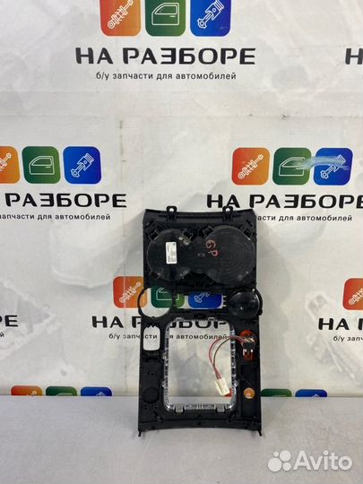 Накладка на консоль между сиденьями Volkswagen