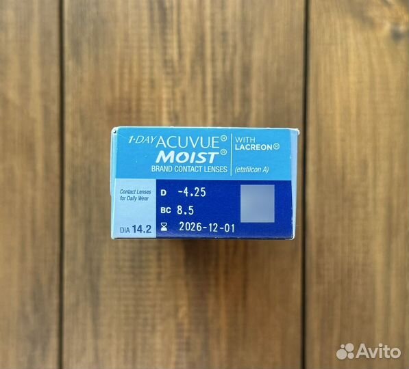 Линзы Acuvue Moist 1-day –4,25 (новые)