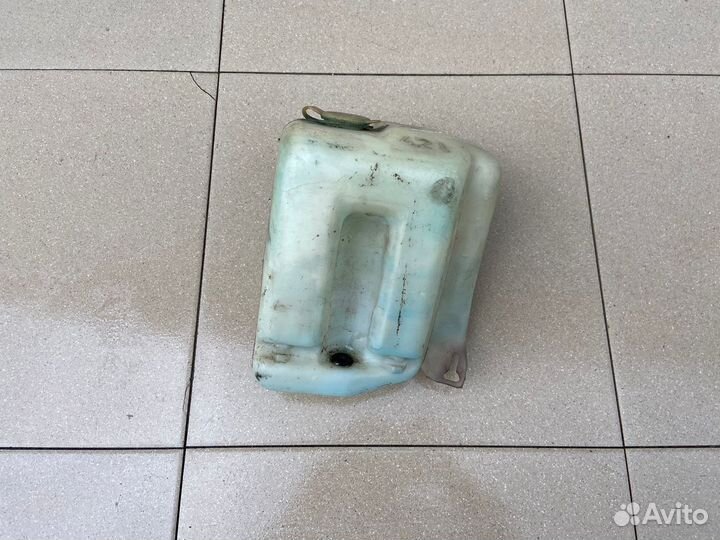 Бачок омывателя Volkswagen Golf 2