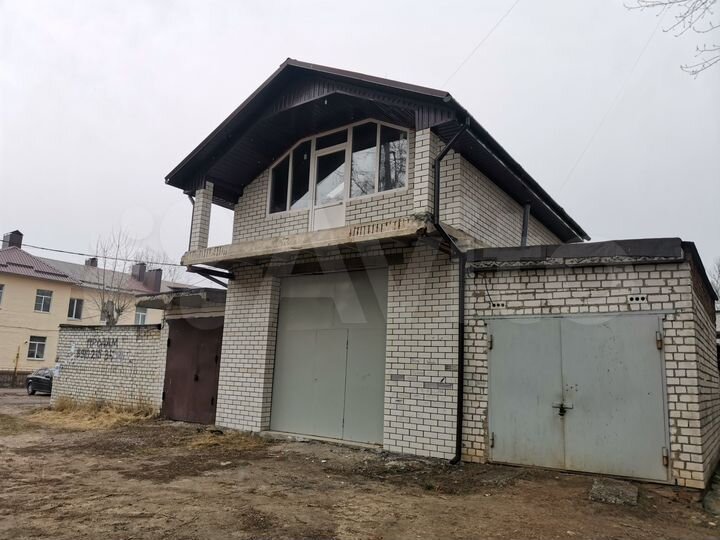 Гараж, > 30 м²