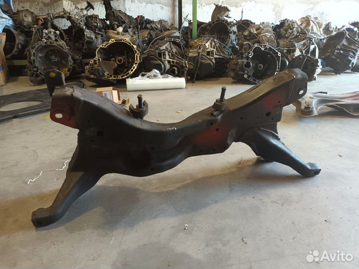 Передний подрамник балка подмоторная Lancer 9