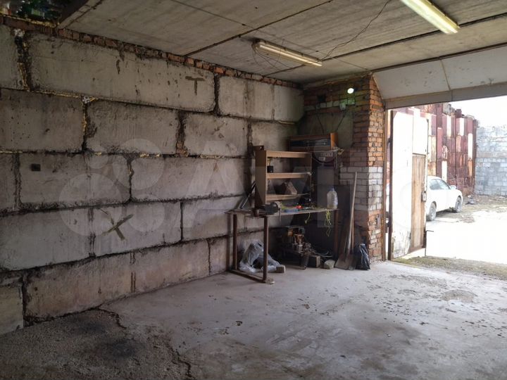 Гараж, > 30 м²