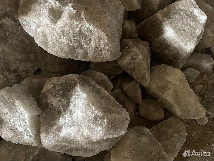 Соль лизунец в глыбах