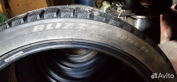 Bridgestone Blizzak Spike-01 225/40 R18