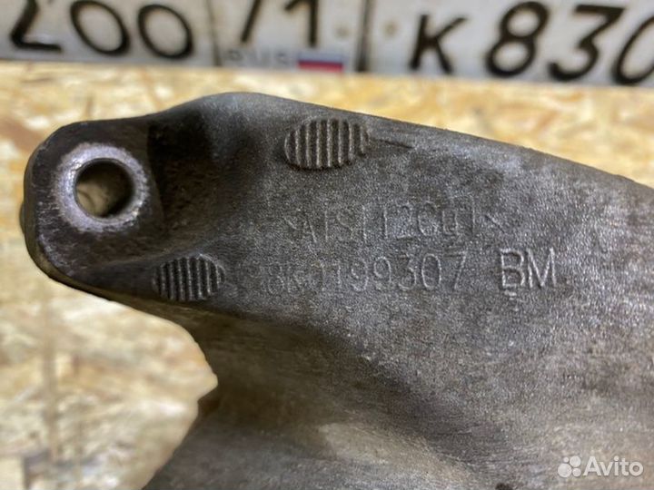 Кронштейн двигателя Audi A5 купе 2.0 2010