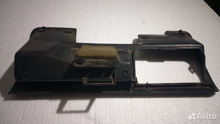 Пластик салона (накладка торпедо низ)