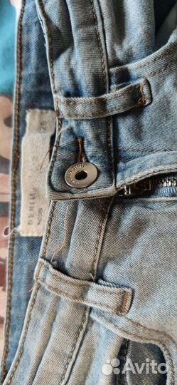 Джинсовые шорты для мальчика с рваными элементами