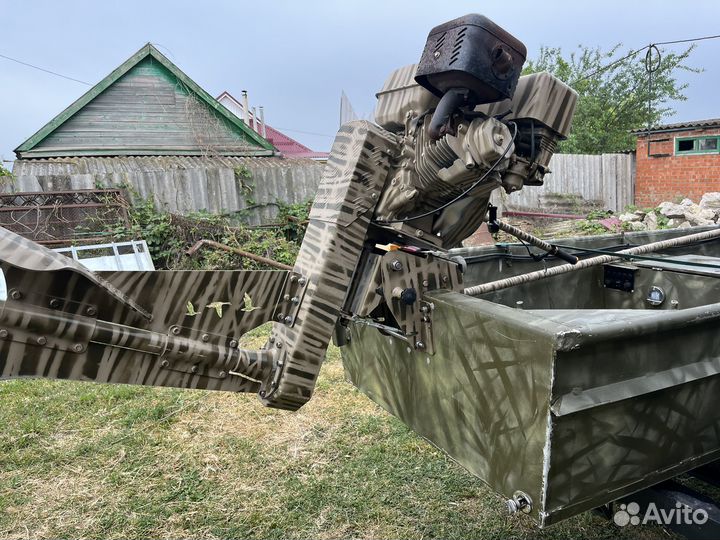 Лодка болотоход