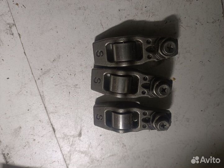 Рокер коромысло Mitsubishi Pajero 4