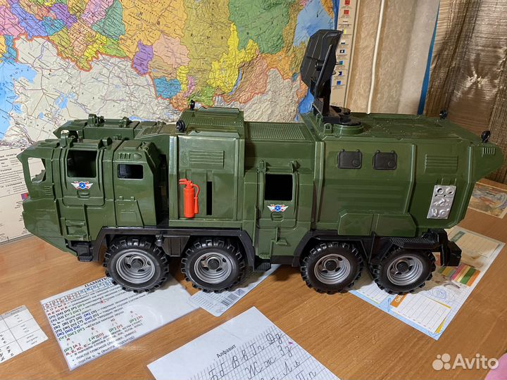 Военный бтр игрушка