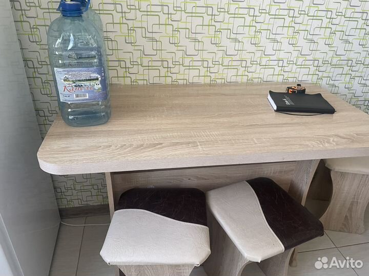 Стол обеденный со стульями