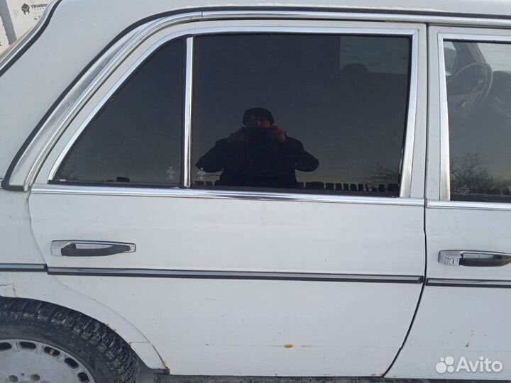 Дверь задняя правая Mercedes w123 мерседес 123