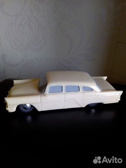 Машинка Чайка газ-13, игрушка из СССР