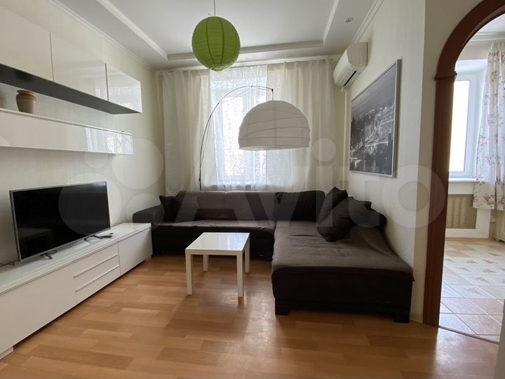 2-к. квартира, 53 м², 3/6 эт.