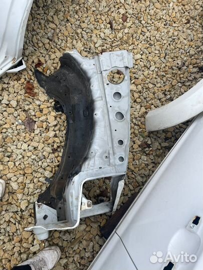 Правый лонжерон Mitsubishi Pajero Sport 2