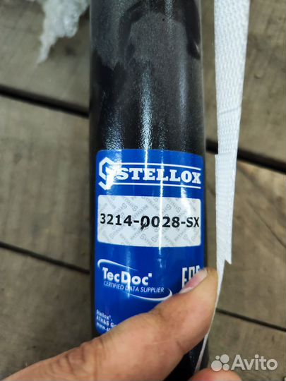 Стойки передние audi a4b6 новые