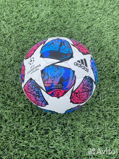 Футбольный мяч профессиональный адидас